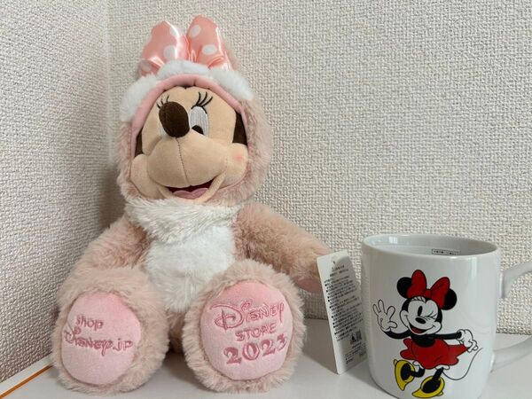 ディズニーストア ミニー 干支 うさぎ ぬいぐるみ 2023&マグカップセット