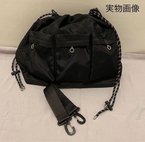 新品 未使用 ショルダーバッグ ナイロン 巾着 黒 斜め掛け ドローストリング 大容量 A4 ブラック 撥水 レディース メンズ