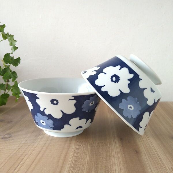 花模様丼・2個 波佐見焼〈新品・未使用〉