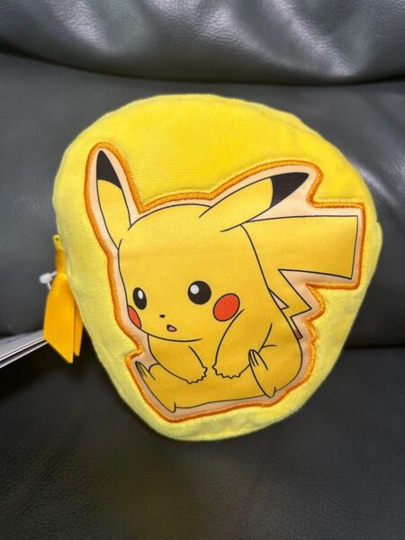 新品タグ付き ポケットモンスター ポケモン ダイカットポーチ ピカチュウ
