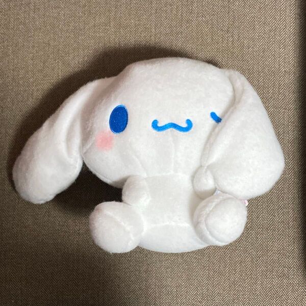 【新品・未使用品】シナモロール かおかくし BIG ぬいぐるみ ウインク シナモン