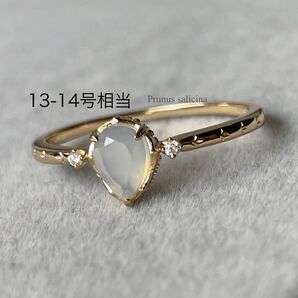 ドロップシルエットの一粒白玉髄リング 指輪 清楚 シンプル 重ね付け ホワイト アクセサリー