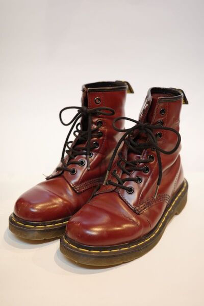 Dr.Martin 8ホールブーツ チェリーレッド