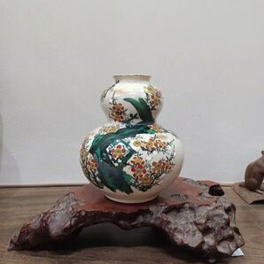 九谷焼 色絵梅樹文瓢型花入れ