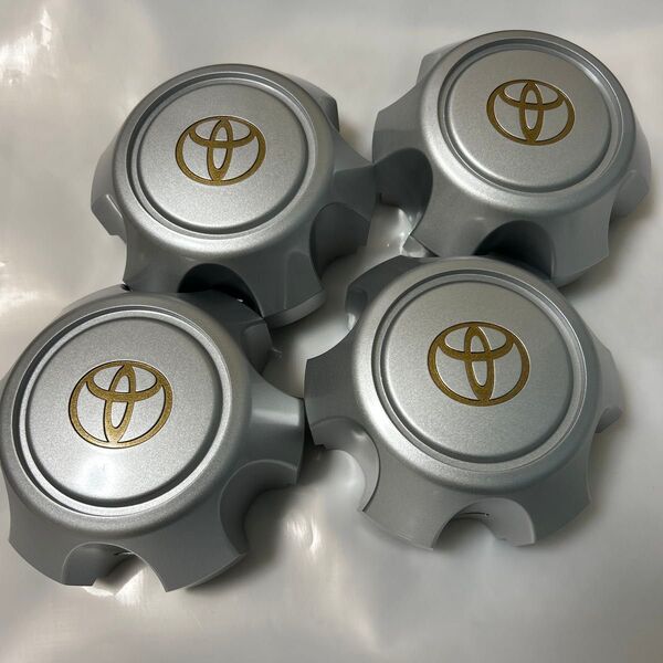 TOYOTA純正ランドクルーザー80 16インチホイールセンターキャップ (ハブキャップ)