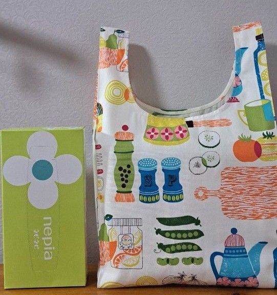 《 送料込み》 エコバッグ*ハンドメイド*レジ袋タイプ*ポップ*布小物