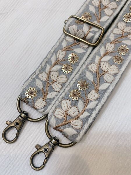 スマホショルダー ショルダーストラップ 【インド刺繍リボン】水色