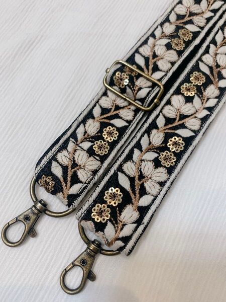 スマホショルダー ショルダーストラップ 【インド刺繍リボン】黒 ブラック