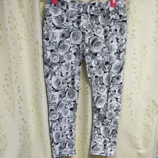 ストレッチ七分丈パンツ 花柄 Мサイズ 春夏用 中古品