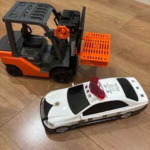 トイコーサウンドクラウンパトカー TOYOTAフォークリフトのミニカー