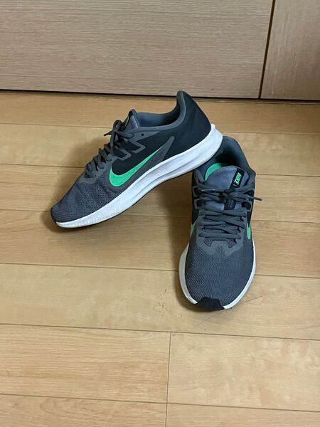 ナイキ NIKE ランニングシューズ ダウンシフター9 黒×緑 26.5cm