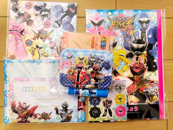 ☆暴太郎戦隊 ドンブラザーズ ハッピーバッグ 文房具☆ステーショナリー のり シール じゆうちょう 缶ケース☆ぬりえ クレヨン