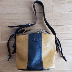 キタムラ 美品 ショルダーバッグ レザー 巾着型