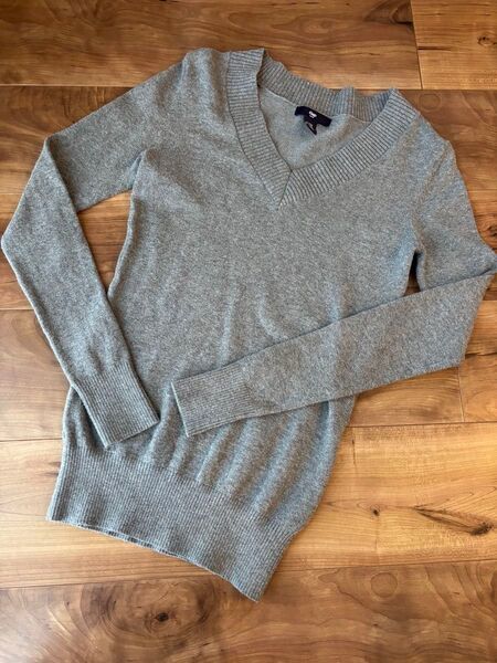 Gap グレー Vネックニットセーター XXS ニット セーター 長袖
