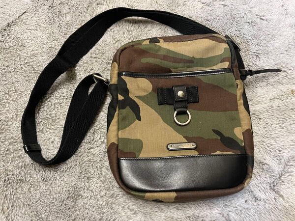 Saint laurent カモフラ ショルダーバッグ 迷彩