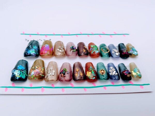 ジェルネイルチップ ハンドメイド ショートバレリーナ キラキラ 宝石モチーフ