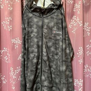 アウトドアグレー迷彩パーカー