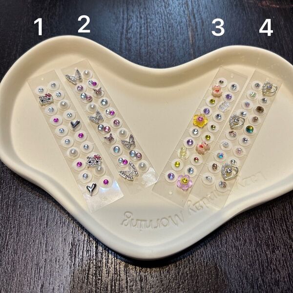 耳ツボジュエリー 耳ツボシール ハンドメイド 金粒 銀粒 アレルギー対応 ストーン キティちゃん 蝶々 クマ 花 ハート 可愛い系