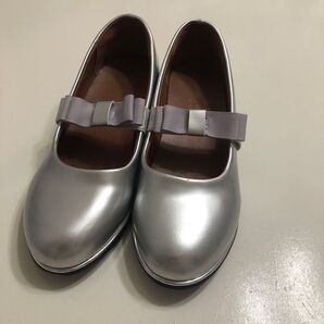 フォーマルシューズ キッズ シルバー 21.5cm & フォーマルタイツ身長130〜140㎝ 2枚セット