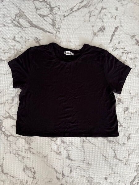 Forever 21 ブラック ショート丈 Tシャツ S
