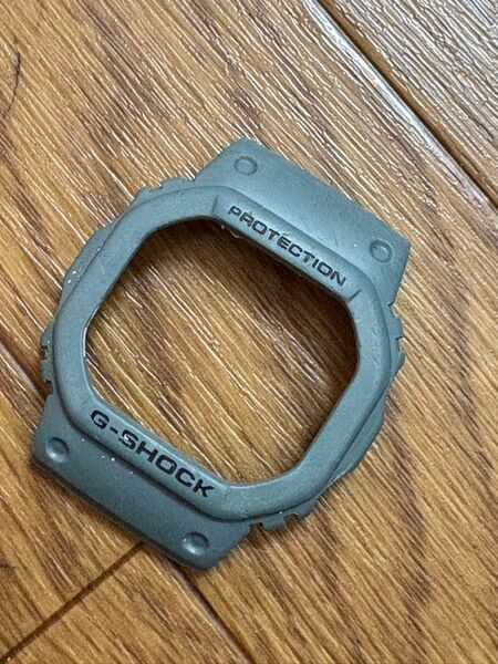11、CASIO G-SHOCK DW-5600 ベゼル
