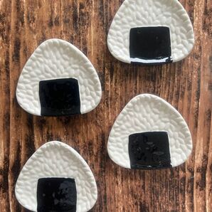 おにぎり小皿 8cm 4枚 カフェ風 オシャレ 磁器 副菜皿 デザート皿