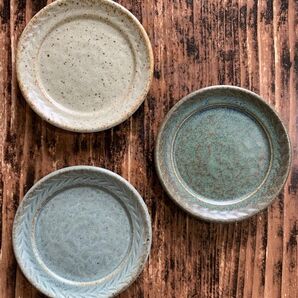 サビアイボリー1枚+グレー1枚+グリーン1枚 小皿 和洋食器 美濃焼 オシャレ 陶器 丸皿 ラウンドプレート