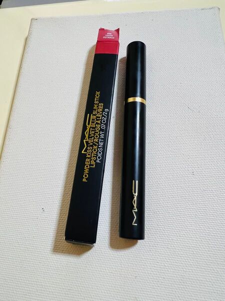 MAC パウダーキスベルベットブラースリムスティック Sheer Outrage