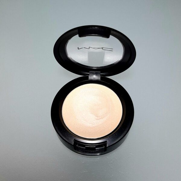MAC クリームカラーベース パール