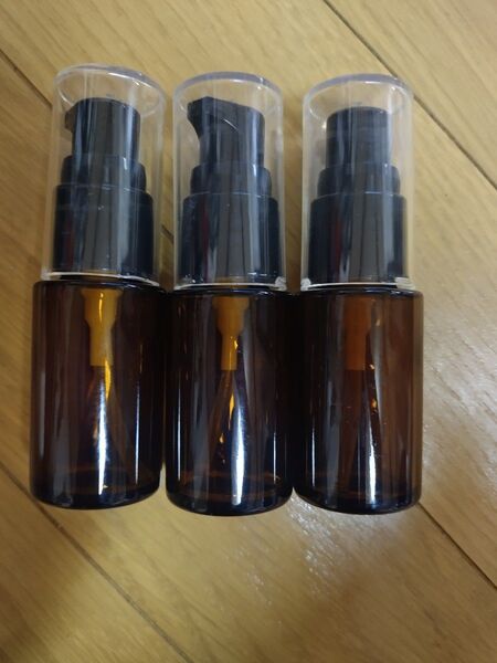 遮光瓶20ml× 3個セット 高さ約10cm プッシュ式 #ワンプッシュでアロマオイルが出ます#詰め替えに