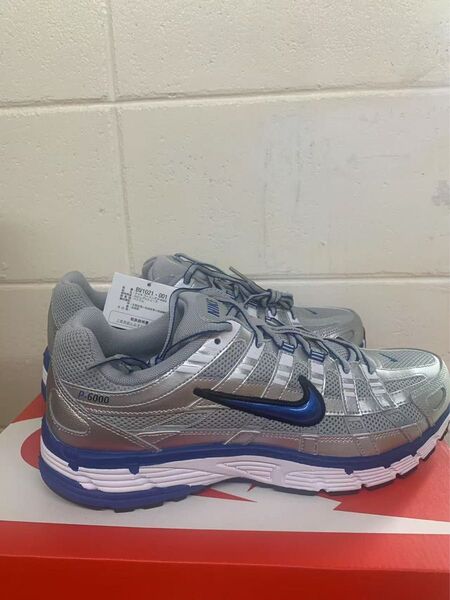 NIKEナイキ P-6000 Silver/Blueスニーカー レディースサイズ28.5cm メンズサイズ28cm BV1021