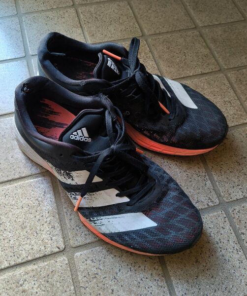 adidas ランニングシューズ