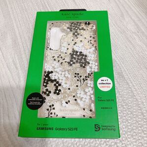 【au限定】Galaxy S23 FE kate spade(R)ハイブリッドカバー/Multifloral