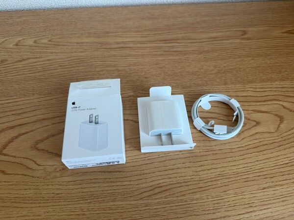 【新品】Apple USB-C 電源アダプタ 20W