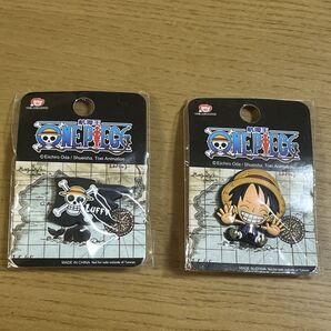 ルフィと海賊旗のキーホルダー