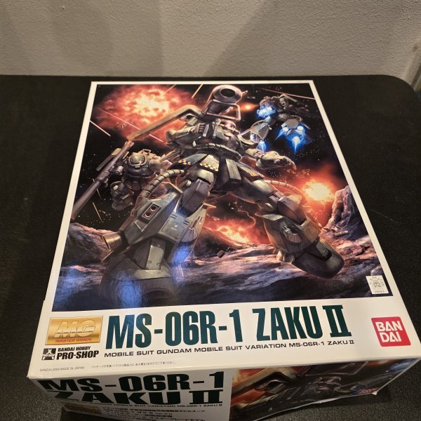 Amazon.com: Bandai Hobby MS-06R-1A Zaku II Shin Matsunaga