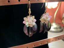 【ハンドメイド】お花ピアス＊透明感＊プレゼントにも＊黒　CR-E2①_画像2