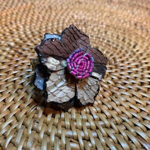 [ free shipping ][ hand made ] original leather . flower ring * free size 10~28 number * pastel gray * in present .* ST_L1_15