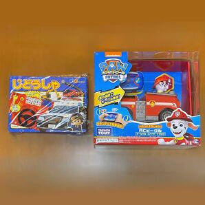 知育玩具 2点 タカラトミー パウ・パトロール パウっとそうじゅう! ラジコン じどうしゃ 光と音の絵本