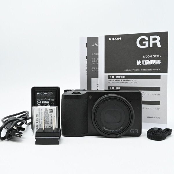 RICOH GR IIIx HDF 特別モデル デジタルカメラ HDF搭載 焦点距離40mm ショット数17枚