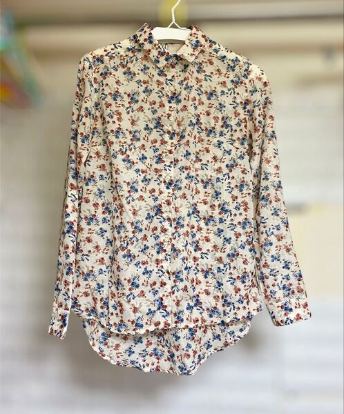 長袖シャツ 花柄 Stradivarius