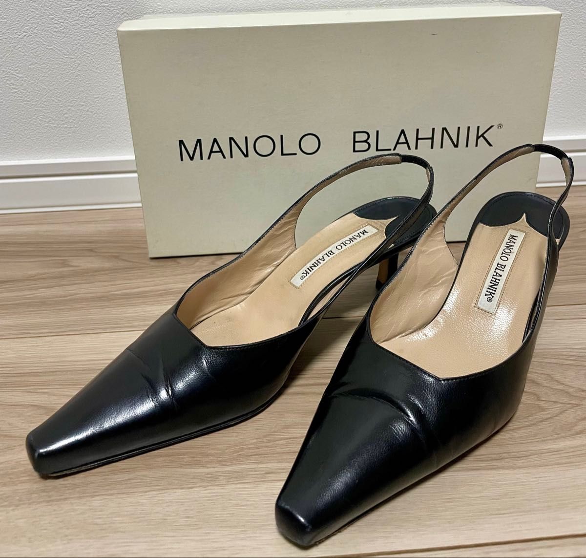 Manolo Blahnik マノロブラニク STURLUSHANGI ストラスハンギ Manolo Blahnik マノロブラニク STURLUSHANGI ストラスハンギ