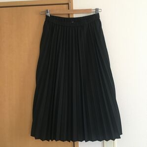 UNIQLO プリーツスカート 黒