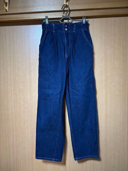 5月限定現在の価格からさらに200円値下げします!コメント下さい♪グローバルワーク デニム ハイウエストワイドパンツ カーブパンツ