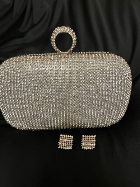 シルバークラッチバッグおまけのピアス付きusedショルダーハンドバッグ2種チェーン付きパーティー