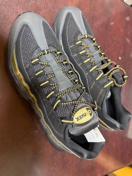 NIKE エアマックス95 ブラック/ゴールド