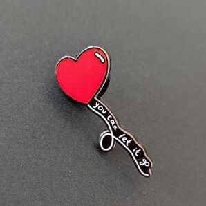 you can let it go ハート 風船 ピンバッジ N56-6