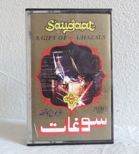 CT カセットテープ SAUGAAT A GIFT OF GHAZALS パキスタン