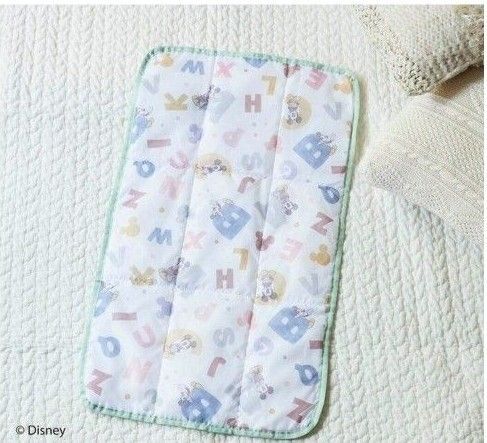 【新品】ミッキーおむつ替えマット