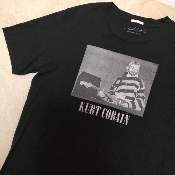 GU × KURT COBAINグラフィックTシャツ(半袖) ニルヴァーナ ロックT
